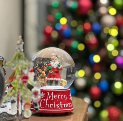 Snow Globe christmas image pexels