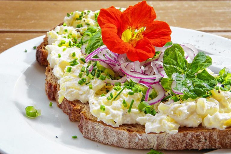 How to Consume Edible Flowers? FNP Singapore