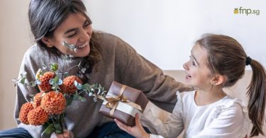 Unique and Thoughtful Gift Ideas to Pair with Mother’s Day Flowers
