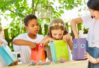 Childrens day gifts banner image