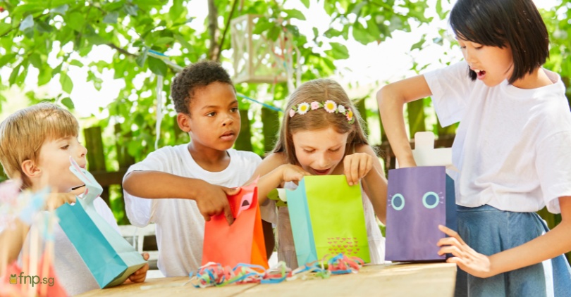 Childrens day gifts banner image